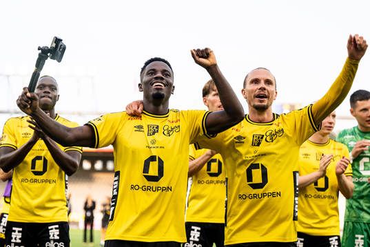 Elfsborgs Michael Baidoo och Niklas Hult jublar