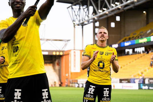 Elfsborgs Per Frick tackar publiken