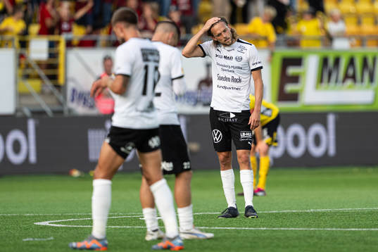 Mjällbys Tom Pettersson deppar