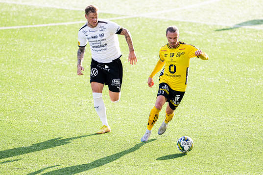 Mjällbys David Löfquist och Elfsborgs Niklas Hult