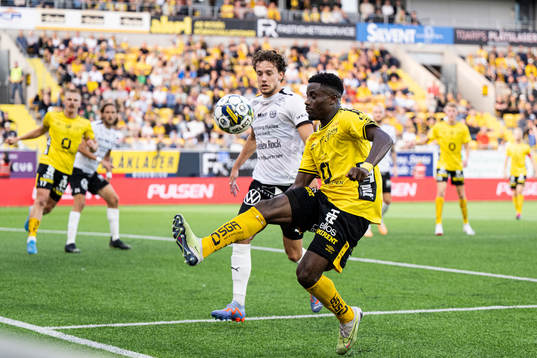 Mjällbys Colin Rösler och Elfsborgs Michael Baidoo
