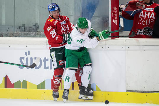 Samuel Soramies of Augsburger Panther and Valtteri Viljanen