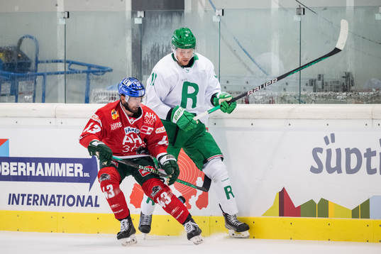 Leon van der Linde of Augsburger Panther against Rodrigo