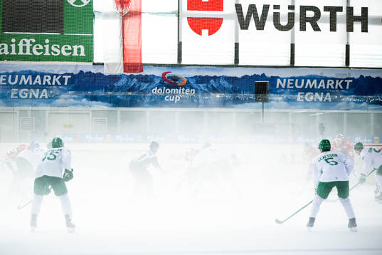 Mist over the ice in Würth Arena