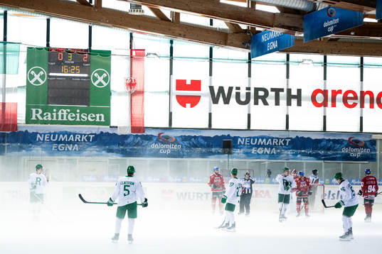 Mist over the ice in Würth Arena