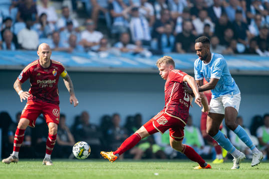 Djurgårdens Rasmus Schuller och Malmö FFs Isaac Kiese