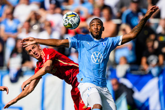 Djurgårdens Haris Radetinac och Malmö FFs Derek Cornelius