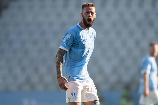 Malmö FFs Pontus Jansson reagerar