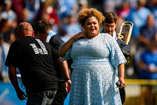 Malmö Symfoniorkesters Loulou Lamotte framför Malmö FFs