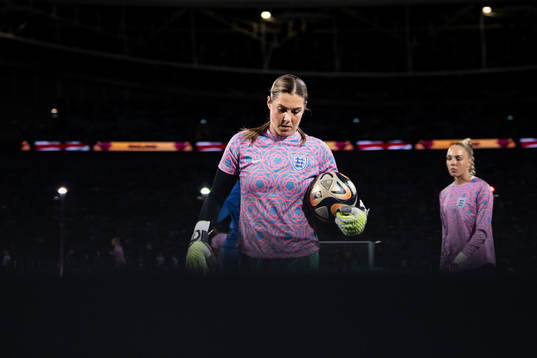 Goalkeeper Mary Earps of England