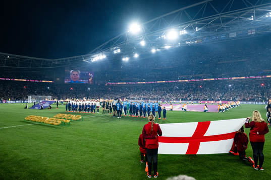 Players of Spain and of England