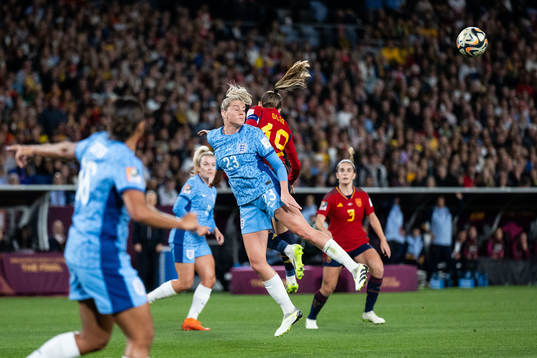 Alessia Russo of England and Olga Carmona of Spain