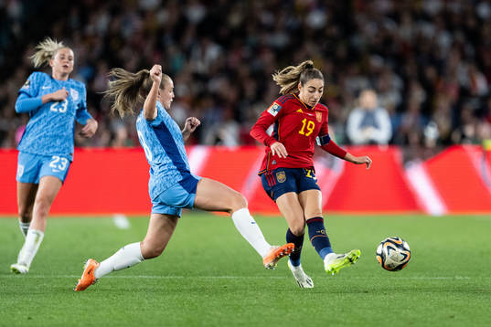Georgia Stanway of England and Olga Carmona of Spain