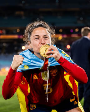 Ivana Andres of Spain celebrates
