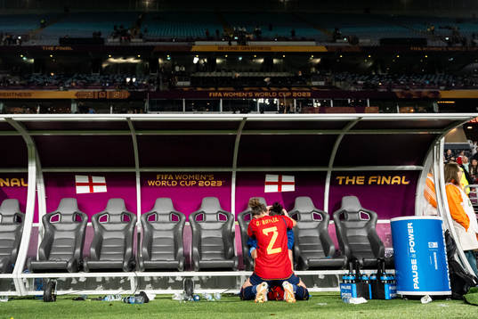 Lucy Bronze of England and Ona Batlle of Spain