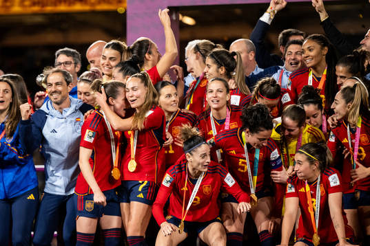 Players of Spain celebate