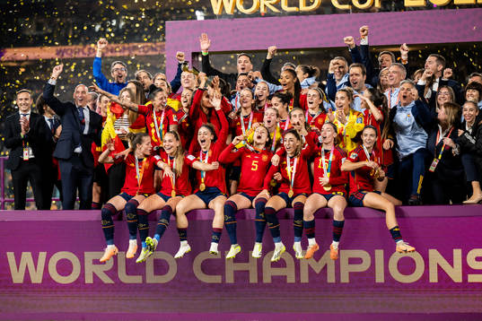 Players of Spain celebate with the trophy