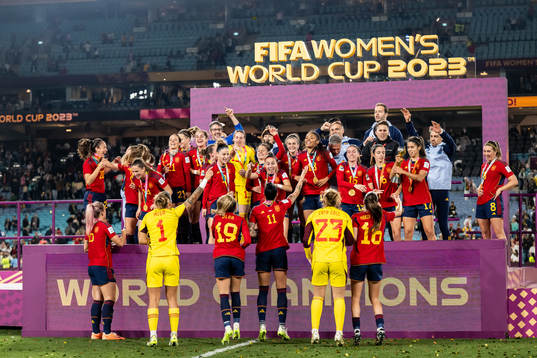 Players of Spain celebate with the trophy