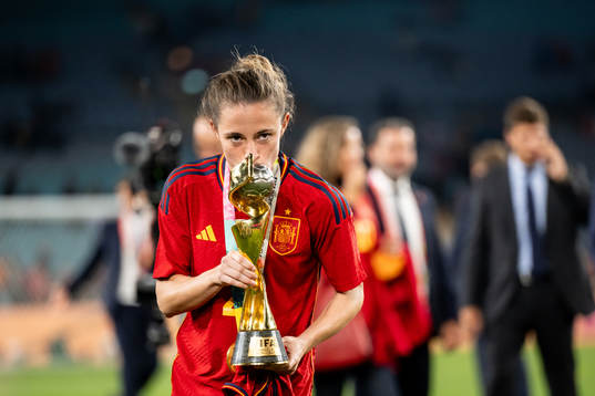 Ona Batlle of Spain celebates with the trophy