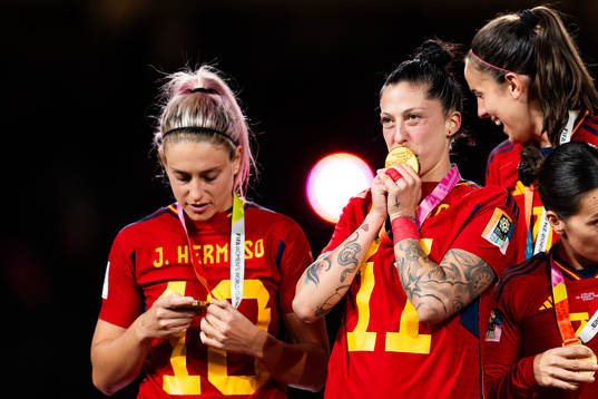 Alexia Putellas and Jennifer Hermoso of Spain celebrate at