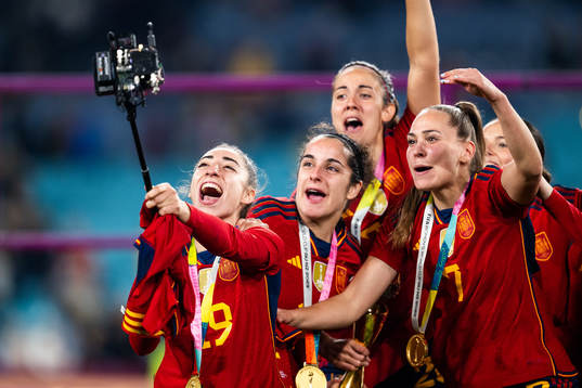 Olga Carmona, Ivana Andres and Irene Guerrero of Spain