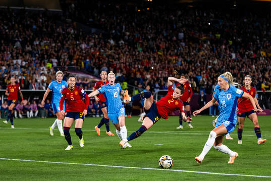 Ivana Andres and Ona Batlle of Spain defend against Beth