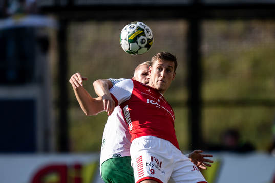 Hammarbys Simon Strand och Kalmars Mileta Rajovic