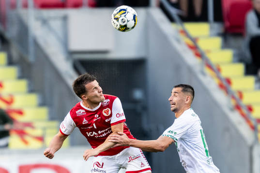Kalmars Simon Skrabb och Hammarbys Loret Sadiku