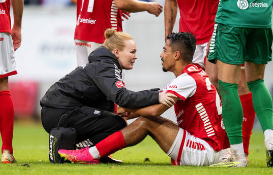 Kalmars Arash Motaraghebjafarpour får vård