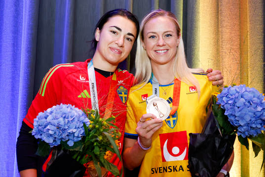 Goalkeeper Zecira Musovic and Amanda Ilestedt of Sweden