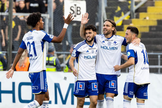IFK Norrköpings Christoffer Nyman jublar med lagkamrater