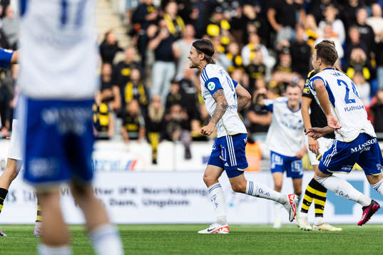 IFK Norrköpings Arnor Traustason jublar