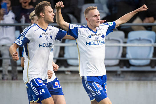 IFK Norrköpings Victor Stange Lind jublar med Anton