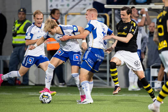 IFK Norrköpings Isak Andri Sigurgeirsson och Victor Stange