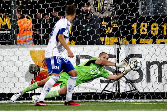Räddning av IFK Norrköpings målvakt Oscar Jansson
