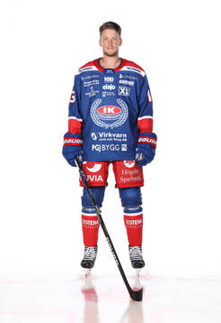 Oskarshamns Rasmus Bengtssonposerar för ett porträtt