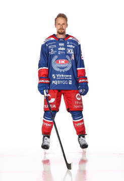 Oskarshamns Johannes Salmonssonposerar för ett porträtt