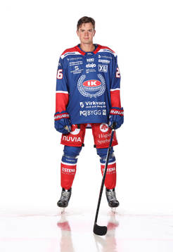 Oskarshamns Lukas Pilöposerar för ett porträtt