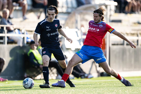 FC Rosengård Ajdin Avdic och Helsingborgs Wilhelm Loeper