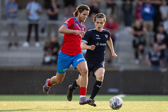 Helsingborgs Wilhelm Loeper och FC Rosengårds Ajdin Avdic