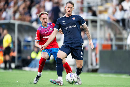 Helsingborgs Simon Bengtsson och FC Rosengårds Jonathan