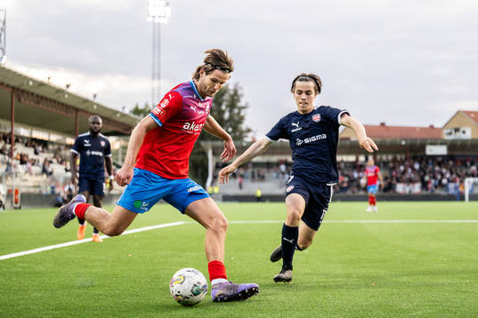 Helsingborgs Wilhelm Loeper och FC Rosengårds Ajdin Avdic