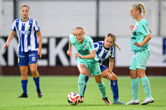 Jitexs Thea Höglund och IFK Göteborgs Isabella Svanström