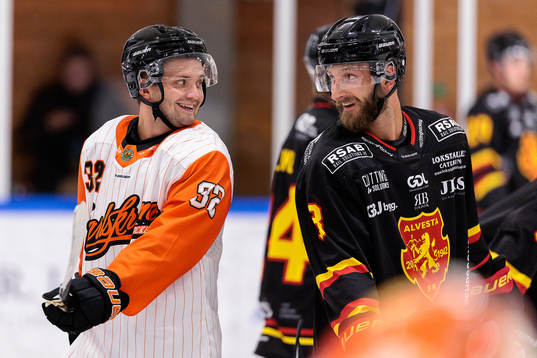 Bläddra bland fler bilder av Ishockey, Träningsmatch, Alvesta SK - Karlskrona