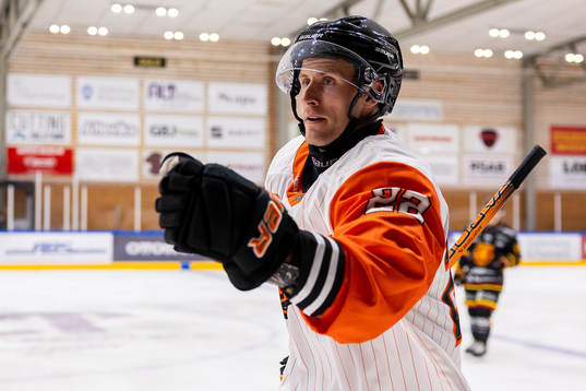 Karlskronas Alexander Bergström jublar