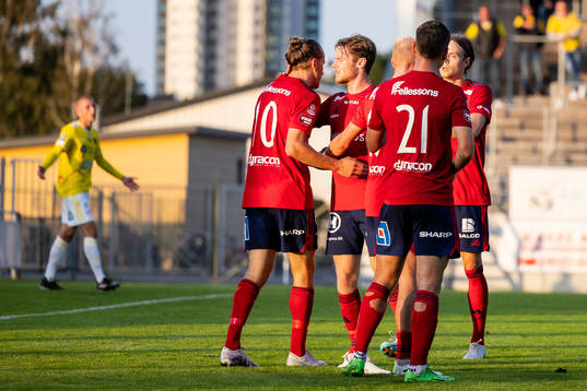 Östers spelare jublar