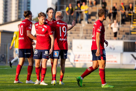 Östers spelare jublar
