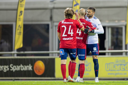 Östers spelare jublar