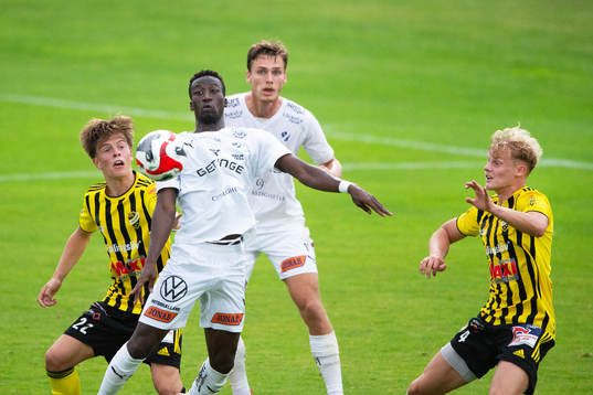 Halmstads Naeem Mohammed och IFK Hässleholms Jussi