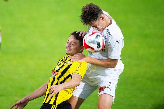 Halmstads Gabriel Wallentin trycker ner IFK Hässleholms